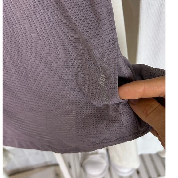 Under Armor Women's Size M Set of 3 Athletic Activewear Tops #0520 - Picture 11 of 16